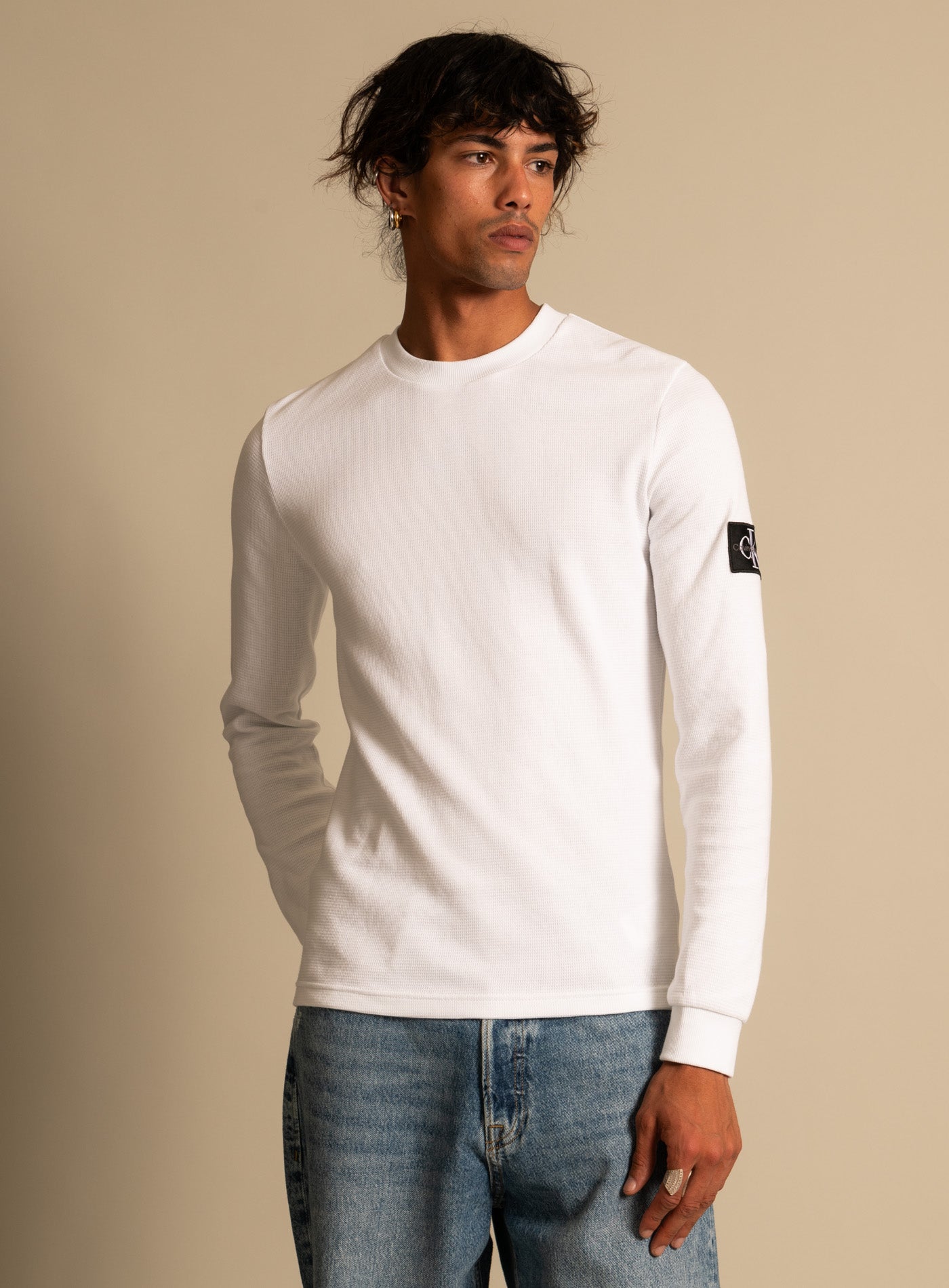 9-J30J323485 BADGE WAFFLE LS TEE