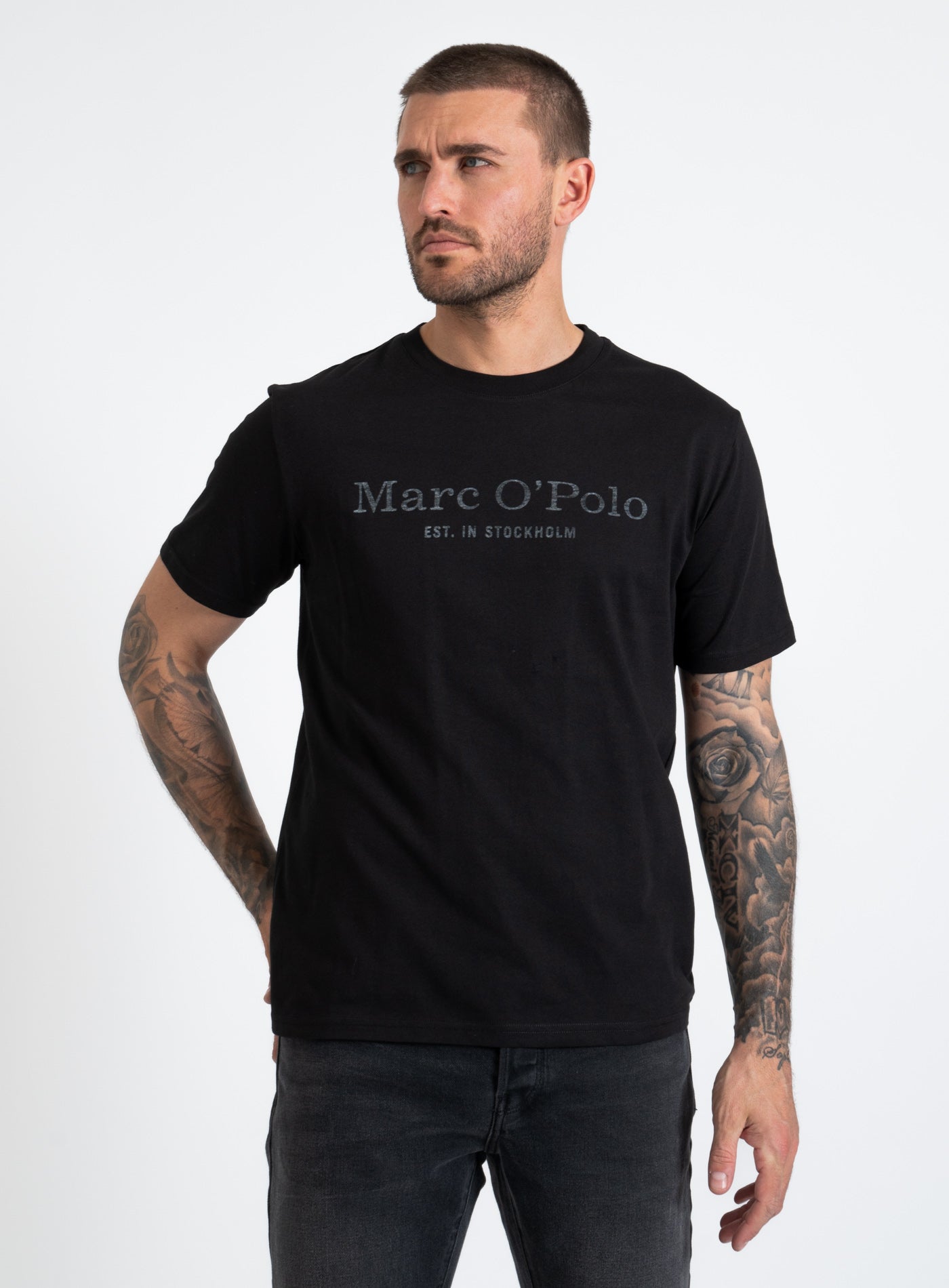 9-B21201251052 LOGO TEE
