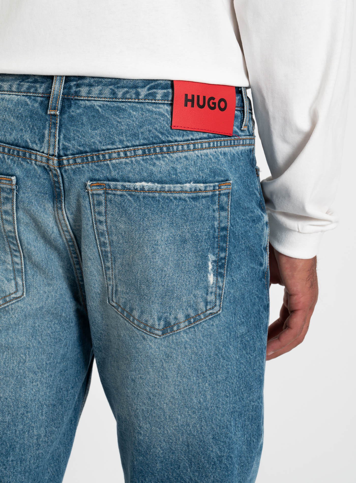 251-HUGO634 3936