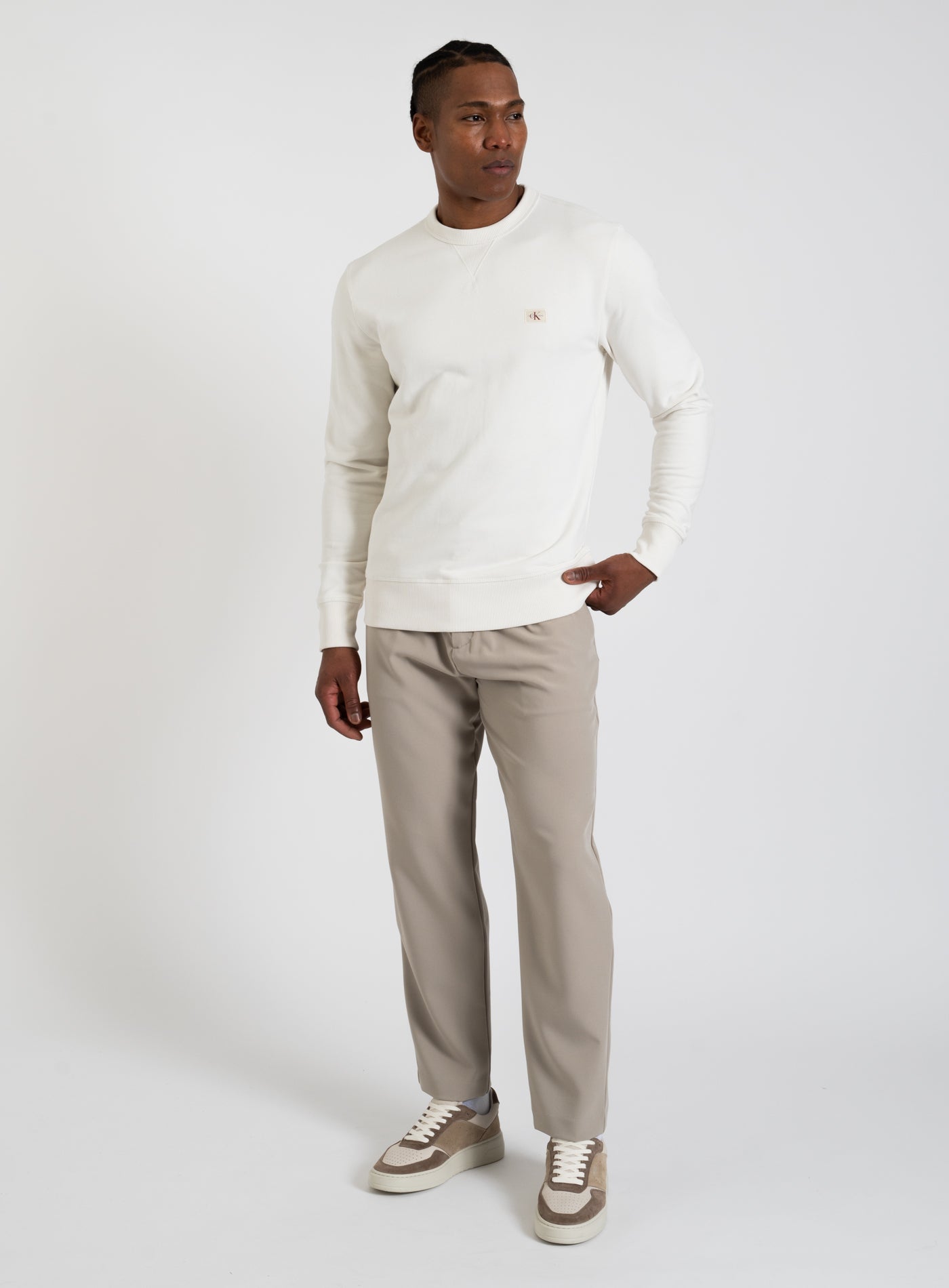 251-J30J327115 WOVEN LABEL CREW NECK