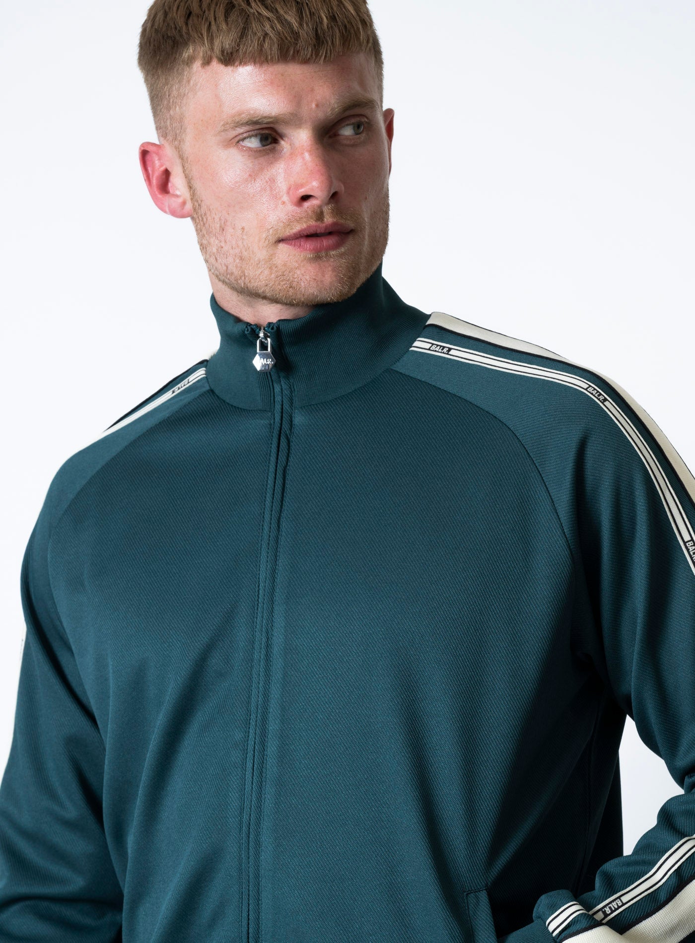 251-B1387.1025 TAPE TRACK JACKET