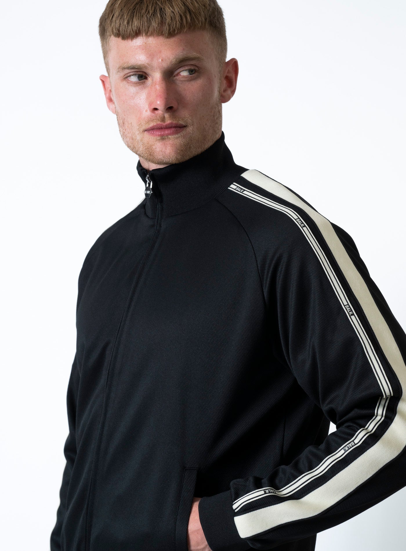 251-B1387.1025 TAPE TRACK JACKET