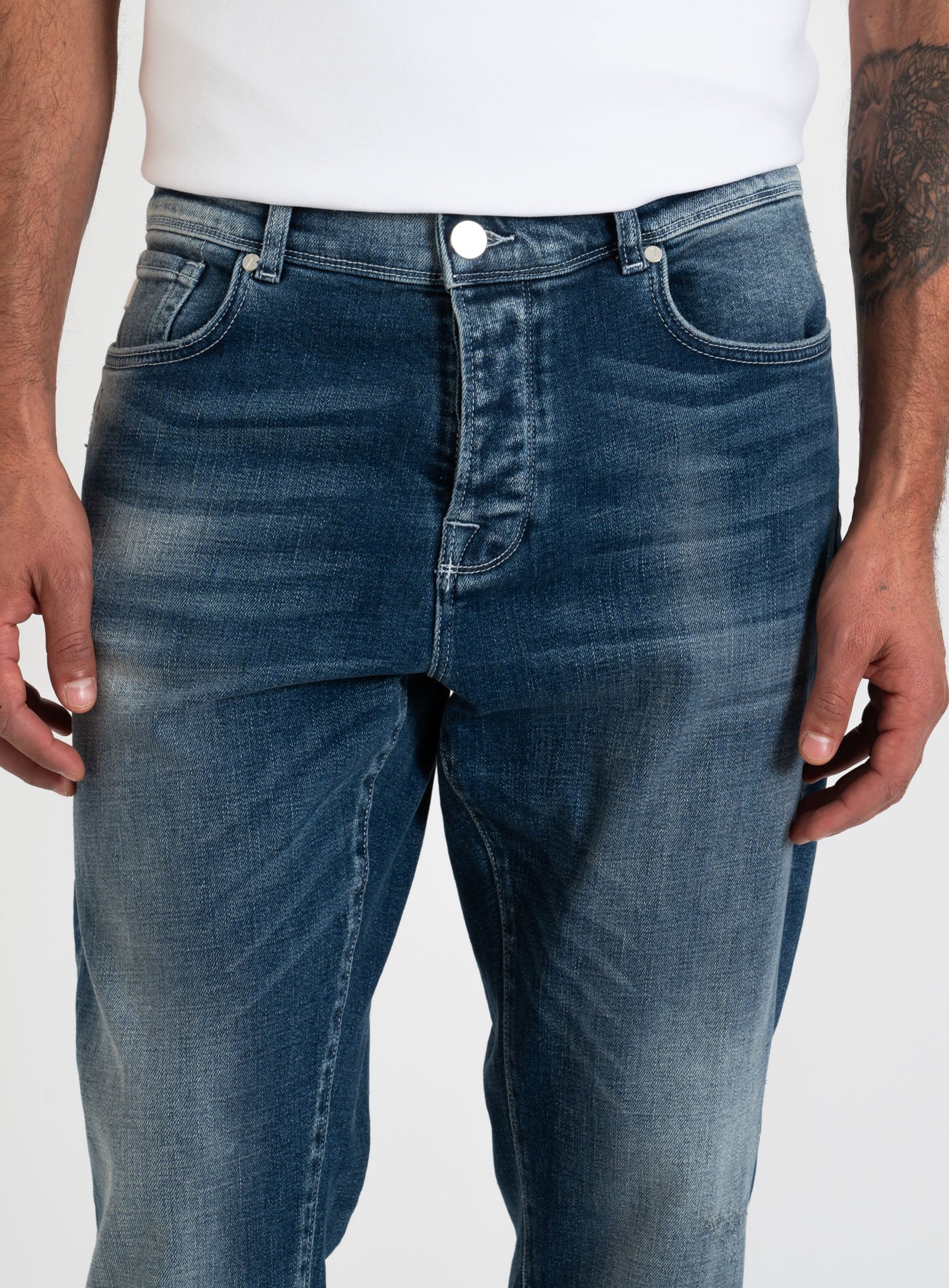 251-RHEINAU RELAXED CROPPED GGM010310