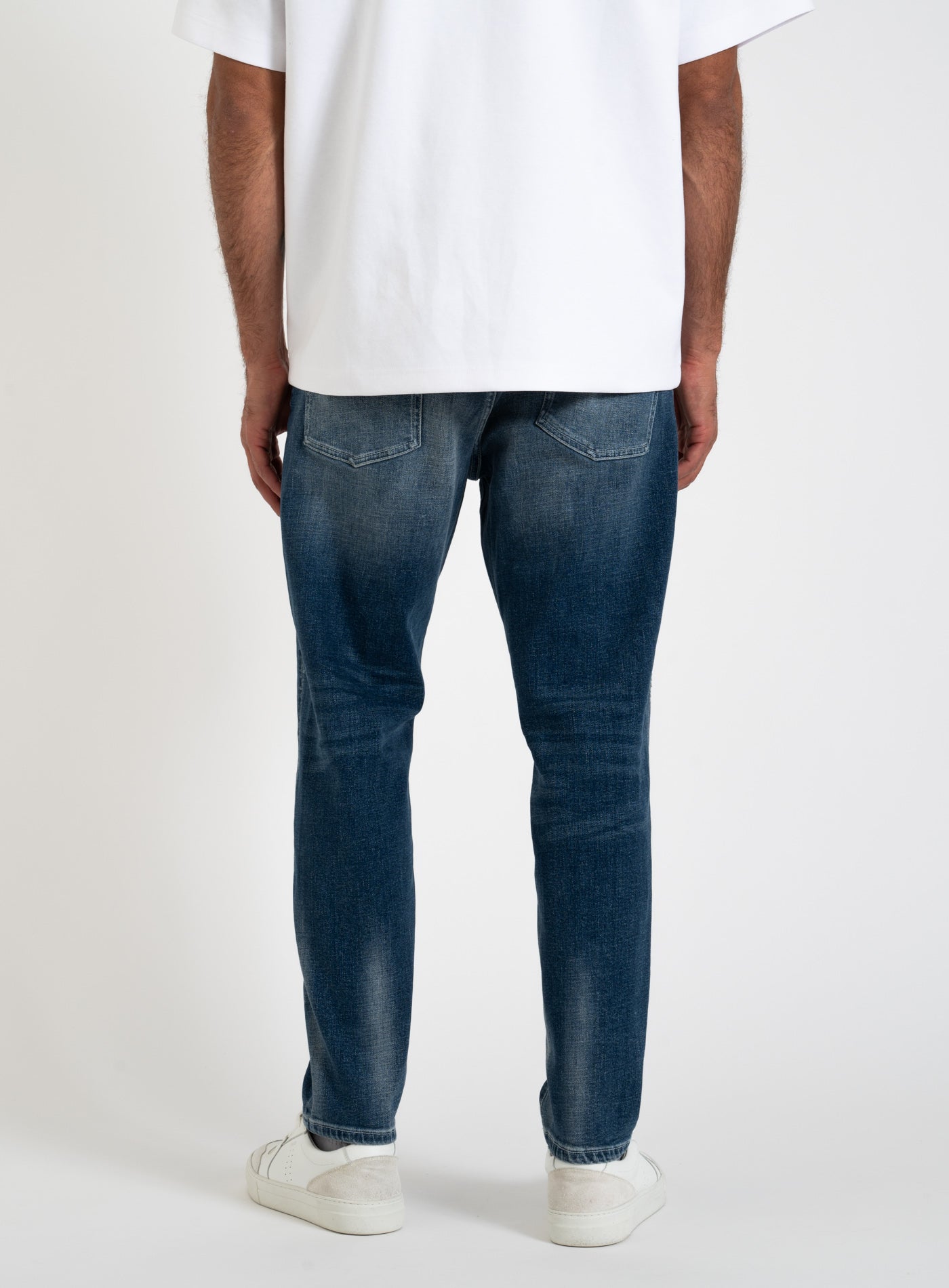 251-RHEINAU RELAXED CROPPED GGM010310