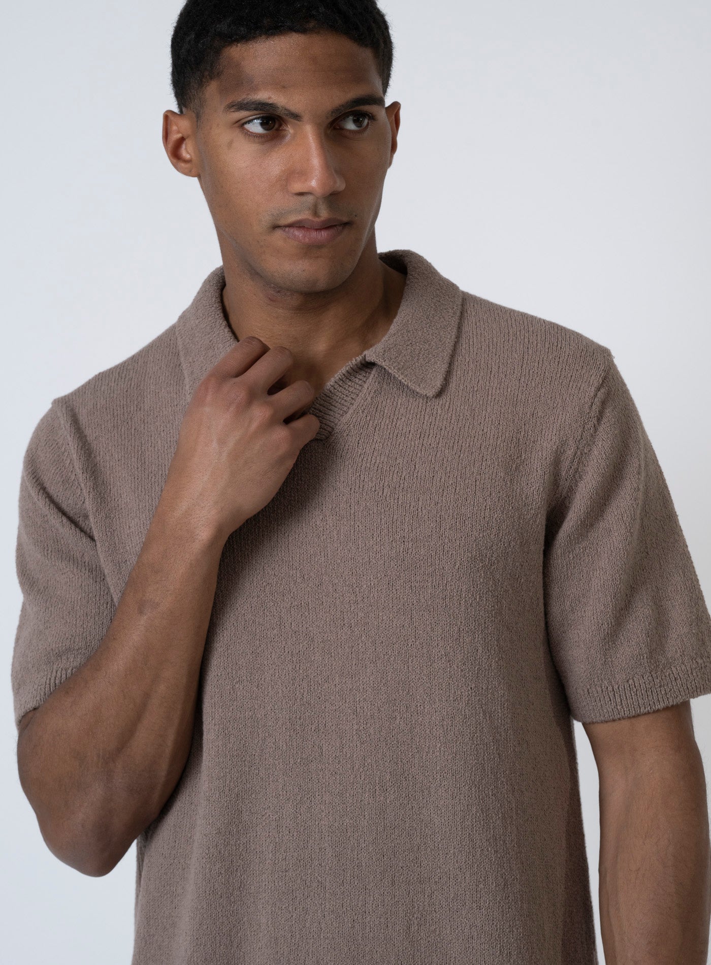 251-CCWILDER KNIT SPLIT NECK SN 12272274