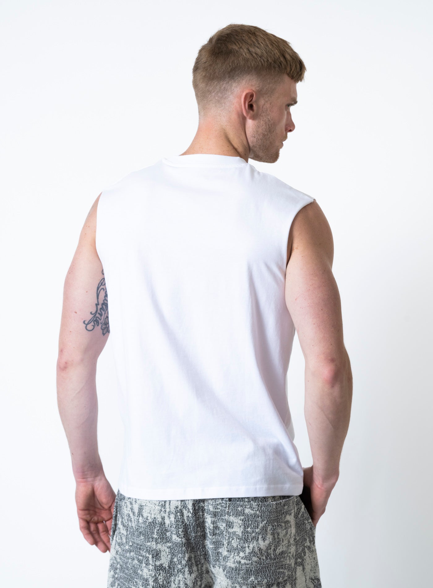 251-VESTERBRO SLEEVELESS TEE SN 12250430