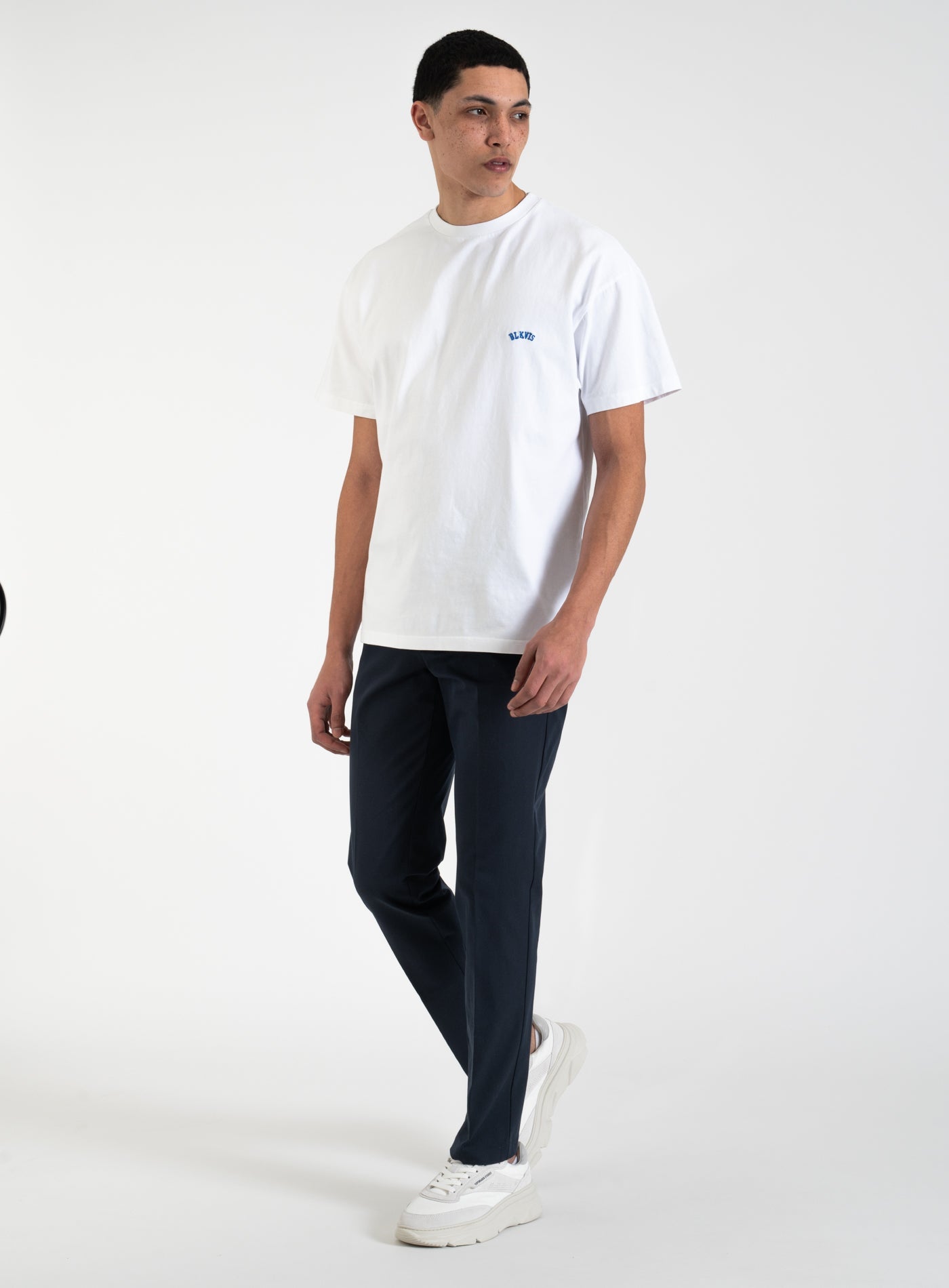 251-4251-2500 ART LOGO TEE
