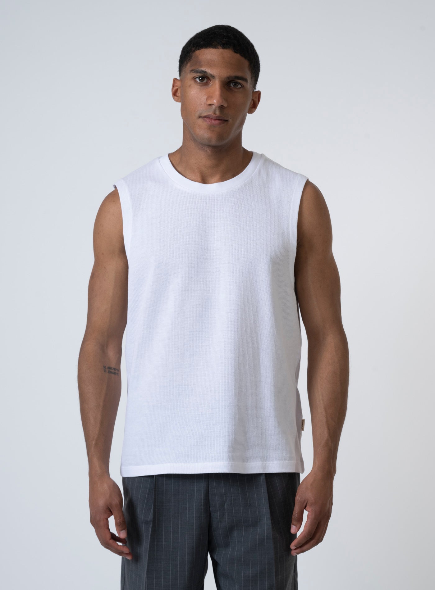 251-JORHYDRA SLEEVELESS 12277254
