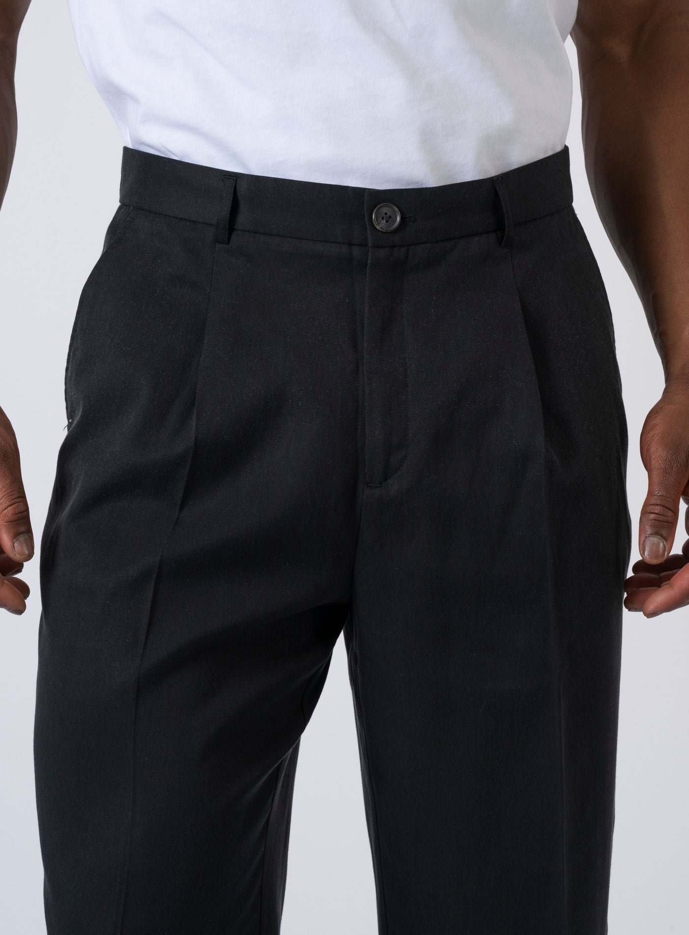 252-RANDALL PLEATED 1000062
